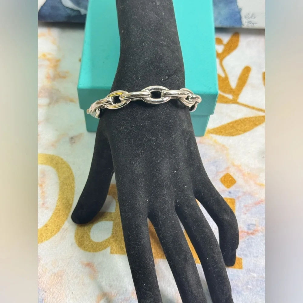 Elegant Silver Chain Bracelet